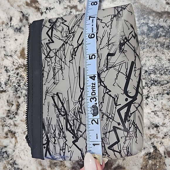 2/$10 MAC cosmetics bag - Picture 3 of 5
